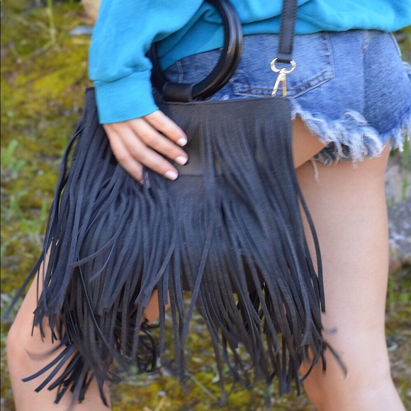 Suede Fringe Bag with Wooden Handles - Picture 4 of 8